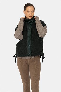 Cozy Sherpa Snap Vest Jungle green