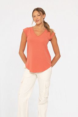 V Tee with Curved Hem Red clay